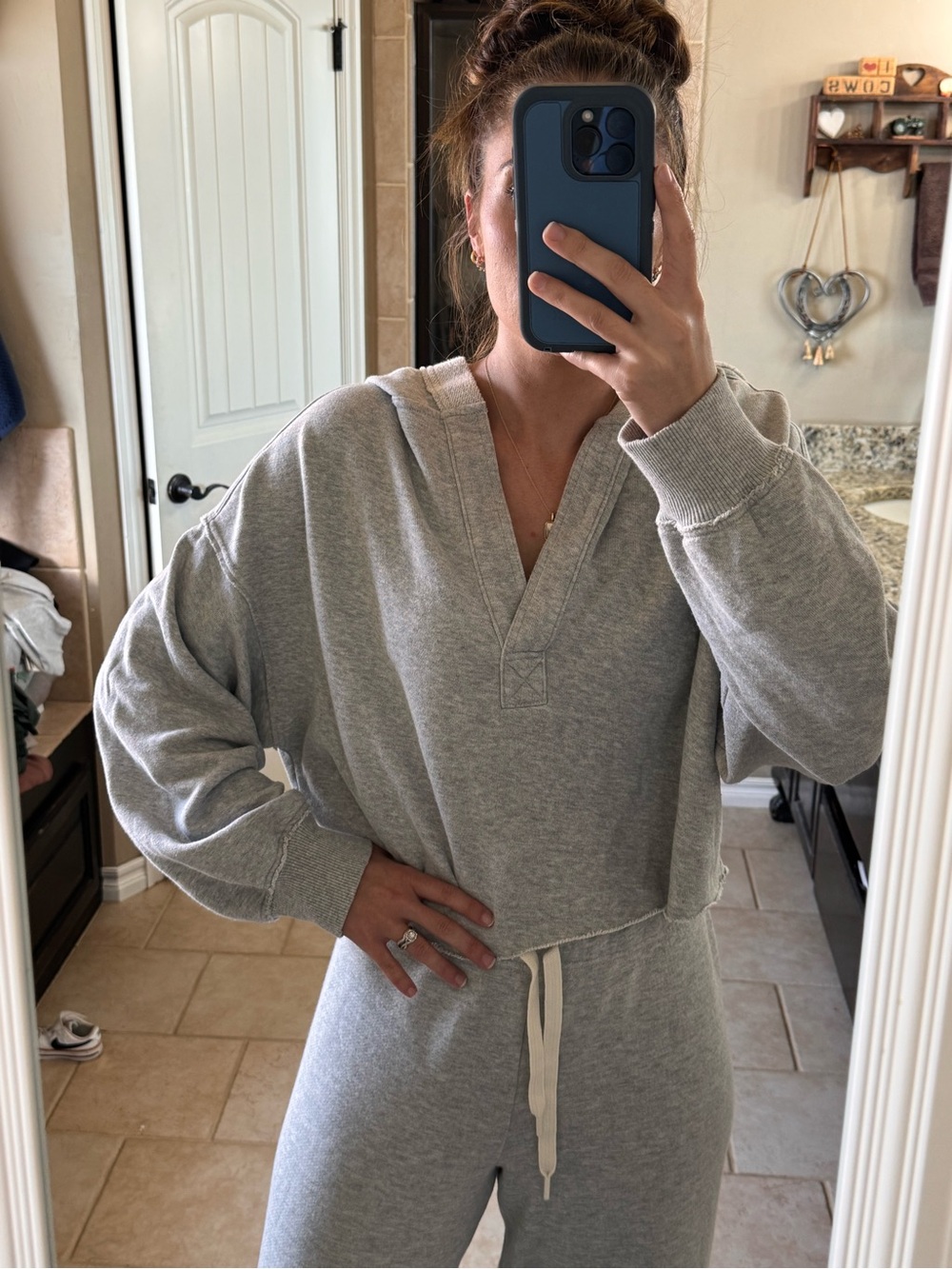 Cropped Aerie V-Neck Pullover Sweatshirt - Light Gray size M